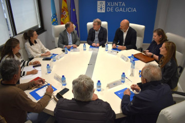 El director xeral de Defensa do Monte, Manuel Francisco se reúne con los alcaldes de la comarca de la Baixa Limia, conformada por los ayuntamientos de Entrimo, Bande, Lobios, Lobeira y Muíños