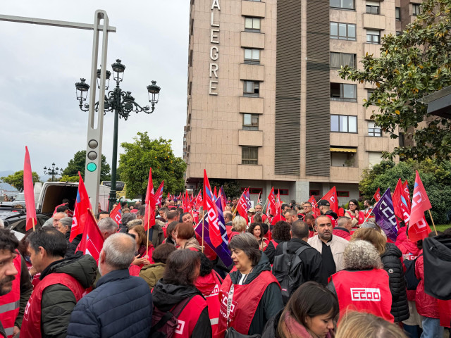 Imagen de la concentración de CC.OO.