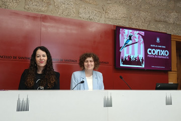 La alcaldesa de Santiago, Goretti Sanmartín, y la teniente de alcaldesa, María Rozas