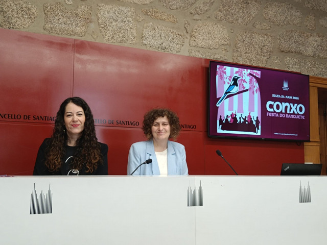 La alcaldesa de Santiago, Goretti Sanmartín, y la teniente de alcaldesa, María Rozas