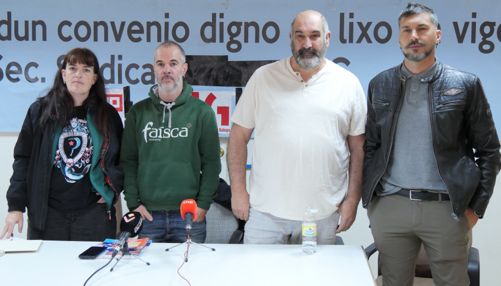 El comité de empresa de FCC anuncia huelga indefinida en el servicio de recogida de basuras de Vigo desde el 24 de mayo.