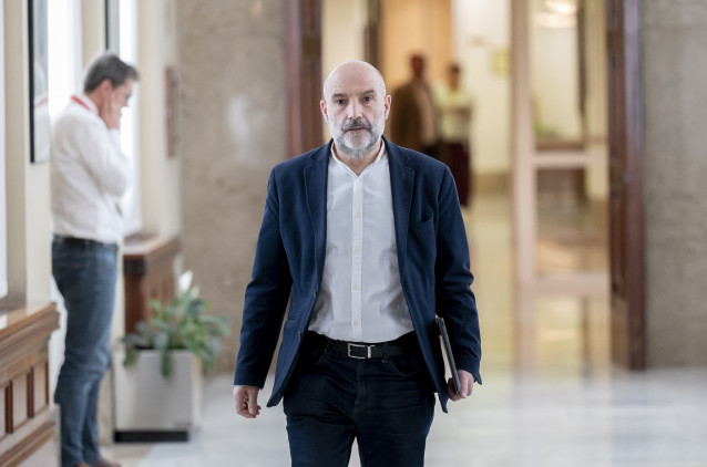 El portavoz de BNG en el Congreso, Néstor Rego, a su llegada a la junta de Portavoces en el Congreso de los Diputados, a 28 de abril de 2026, en Madrid (España).