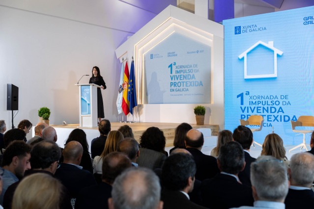 La conselleira de Vivenda, María M. Allegue