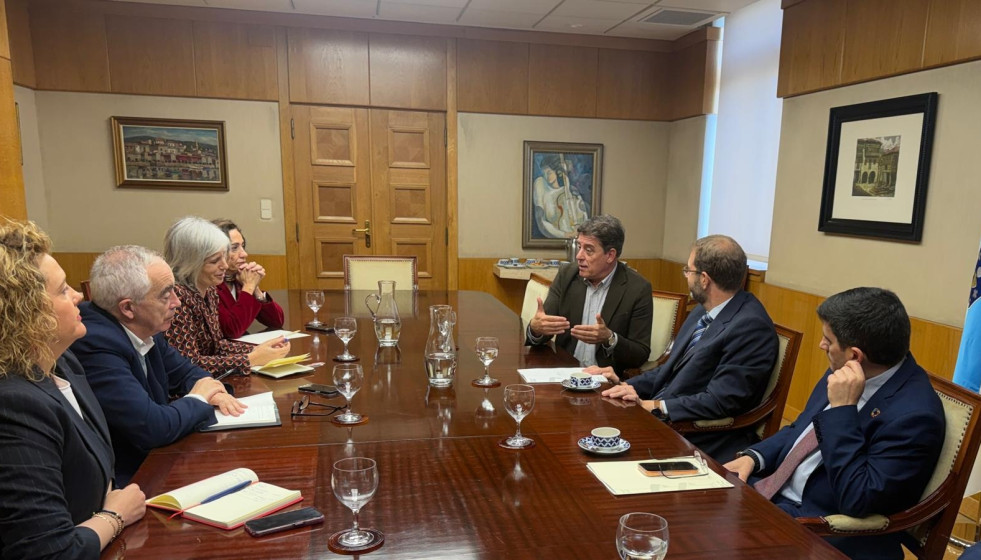 El secretario xeral del PSdeG, José Ramón Gómez Besteiro, en reunión con el secretario de Industria, Jordi García Brustenga