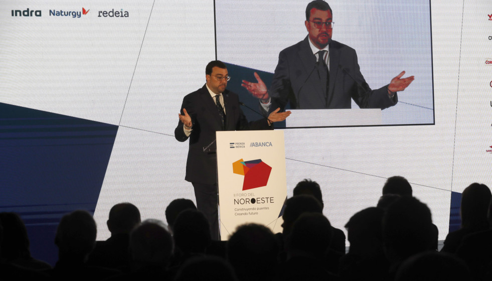 El presidente del Principado de Asturias, Adrián Barbón, en la inauguración de la segunda edición del 'Foro del Noroeste. Construyendo puentes. Creando futuro', organizado por el Grupo Prensa Ibé