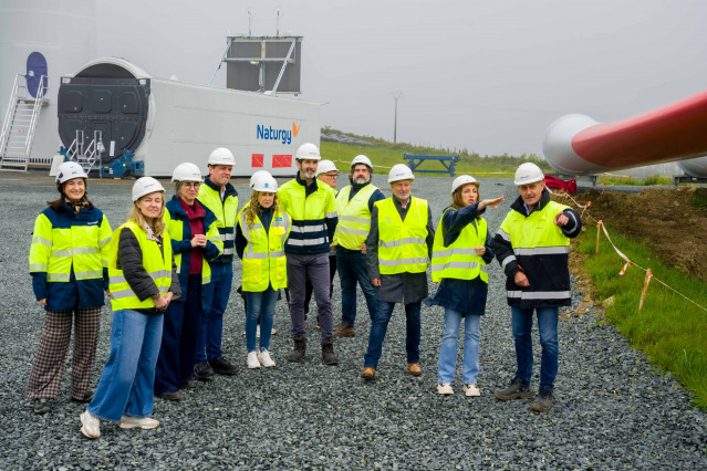 Visita de la conselleira de Medio Ambiente, Ángeles Vázquez, al proyecto de Naturgy que reduce de 81 a 9 los aerogeneradores en As Somozas (A Coruña) para triplicar eficiencia y rebajar el impacto