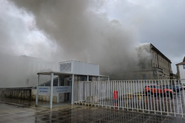 Archivo - Incendio en la Comisaría de la Policía Nacional de Santiago de Compostela.