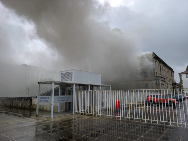 Archivo - Incendio en la Comisaría de la Policía Nacional de Santiago de Compostela.