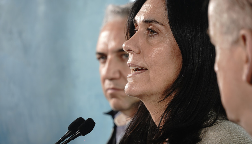 Archivo - La secretaria general del PP de Galicia, Paula Prado (d), realiza declaraciones a los medios en el marco de la 28 Interparlamentaria del PP, en el Palexco, a 9 de enero de 2026, en A Coruña
