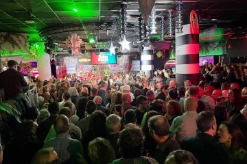 Tardeo en una discoteca