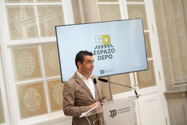 El presidente de la Diputación de Pontevedra, Luis López, presenta el Plan Espazo Depo