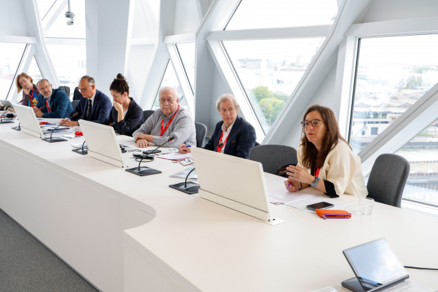 La alcaldesa de A Coruña, Inés Rey, este miércoles en Amberes (Bélgica) en la reunión del Consejo de Administración de la Asociación Internacional de Ciudades Portuarias (AIVP).