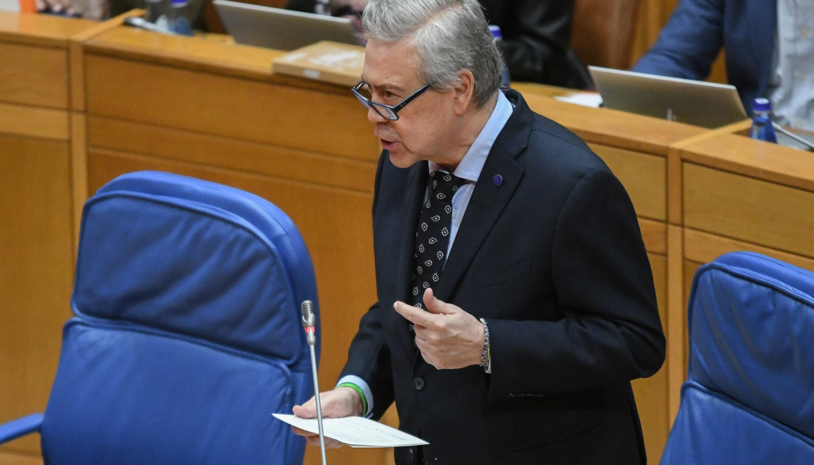 El conselleiro de Sanidade, Antonio Gómez Caamaño, comparece en el Parlamento de Galicia