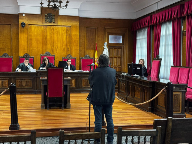 El acusado de agredir sexualmente a un hombre que padece una discapacidad del 65% declara en la Audiencia Provincial de Ourense