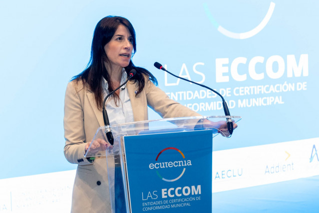 La conselleira de Vivenda, en la clausura de un encuentro en Santiago