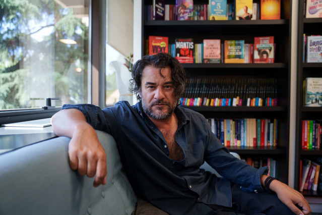 El escritor y periodista Manuel Jabois durante el pool de agencias oficial convocado por la editorial, a 20 de mayo de 2026, en Madrid (España). El periodista y escritor Manuel Jabois atiende a los medios de comunicación en las oficinas de Penguin Random