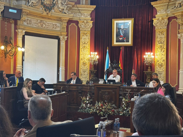 Pleno extraordinario en el Ayuntamiento de Ourense