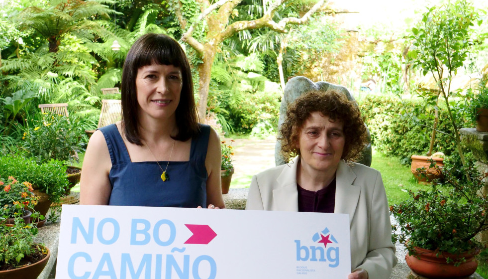 La portavoz nacional del BNG, Ana Pontón (i), en la presentación de la candidata a la Alcaldía de Santiago en 2027, a 22 de mayo de 2026.