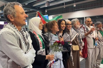 La delegación gallega llega a la estación de tren de Santiago de Compostela, a 23 de mayo de 2026.