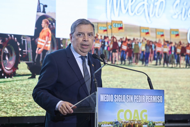 El ministro de Agricultura, Pesca y Alimentación, Luis Planas, durante la sesión de clausura del encuentro agropecuario nacional, en el Hotel Marriott, a 22 de mayo de 2026, en Madrid (España). La reunión institucional con el ministro sirve para repasar l