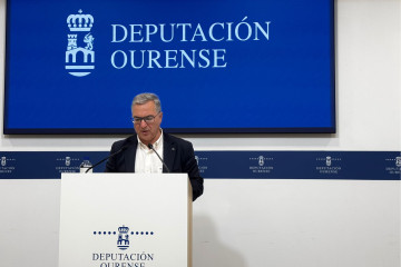 El presidente de la Diputación de Ourense, Luis Menor, informa de los asuntos aprobados en junta de gobierno