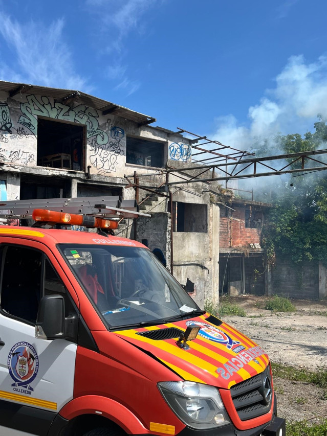 Registrado un incendio en una nave abandonada en Culleredo (A Coruña)