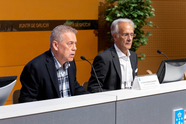 El conselleiro de Sanidade, Antonio Gómez Caamaño, junto al director de la Fundación Pública Urxencias Sanitarias de Galicia-061, Román Gómez, inaugura la XVIII Xornada sobre a Urxencia e a Emerxencia. Novedades en Reanimación Cardiopulmonar