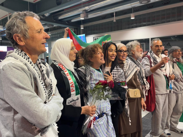 Llegada de los activistas gallegos a la estación de tren de Santiago de Compostela, a 23 de mayo de 2026. Foto de archivo.