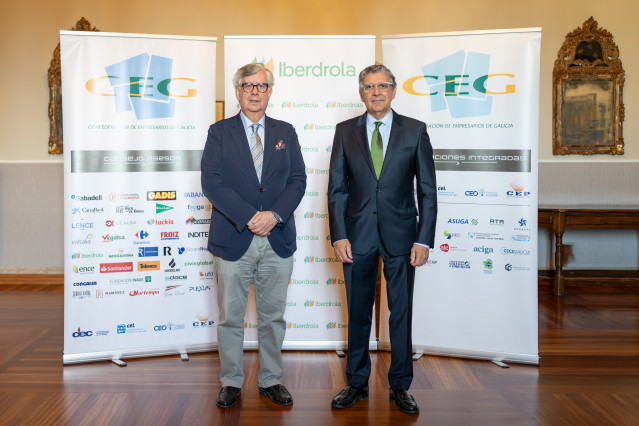 El presidente de la CEG, Juan Manuel Vieites, y delegado de Iberdrola en Galicia, Francisco Silva, en un acto