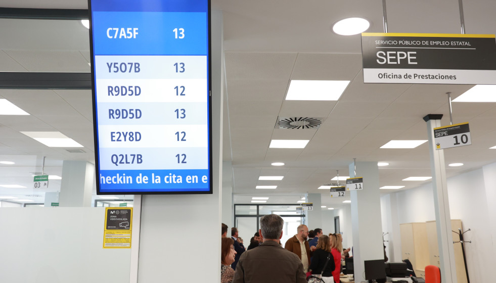 Archivo - Imagen de la oficina de Empleo de la localidad gaditana de Barbate. A 10 de abril de 2026, en Barbate, Cádiz (Andalucía, España). La nueva oficina del Servicio Andaluz de Empleo (SAE) de 
