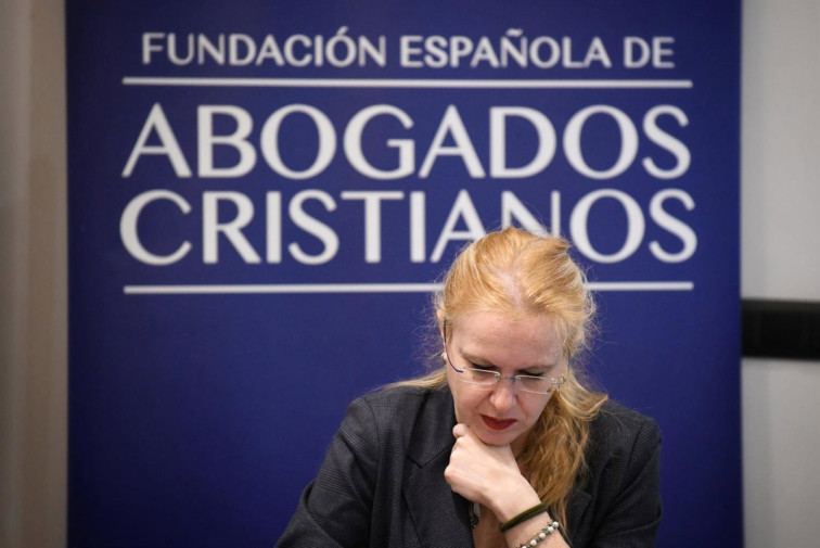 Juez condena a 'El Jueves' por nombrar 'Gilipollas del Año' a la presidenta de Abogados Cristianos en una tira cómica