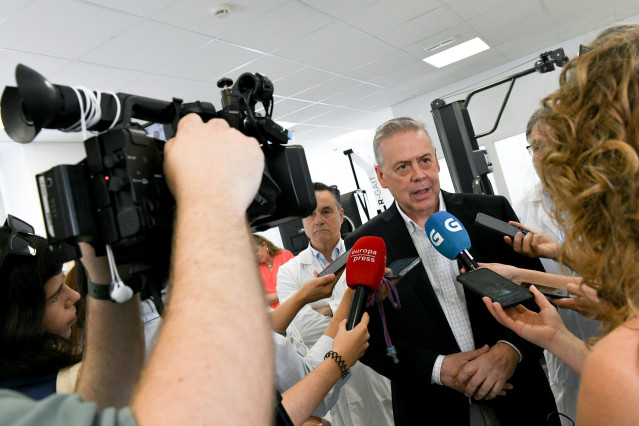 El conselleiro de Sanidade, Antonio Gómez Caamaño, en declaraciones a los medios.