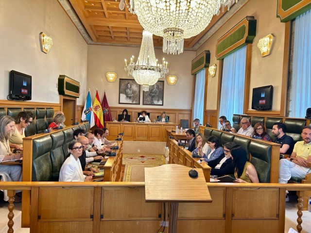 Pleno municipal de Santiago de Compostela, a 28 de mayo de 2026.