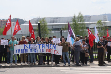 Archivo - Protesta de personal de empresas auxiliares que prestan servicio a Inditex