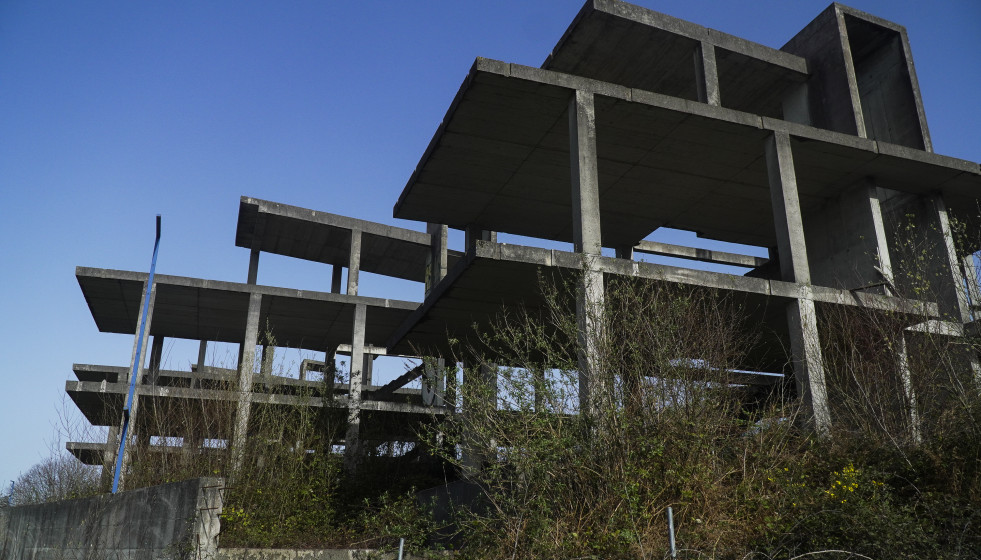 Archivo - Promoción de edificios paralizada, a 17 de marzo de 2026, en Bañobre, Miño, A Coruña, Galicia (España). Las medidas puestas en marcha por la Xunta para facilitar que edificaciones sin t