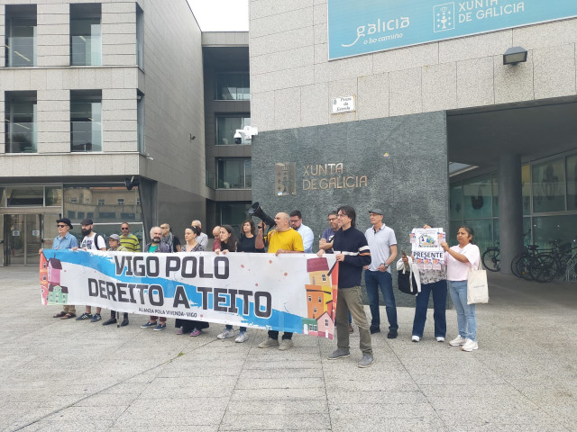 Concentración de Alianza pola Vivenda en Vigo para reclamar a las administraciones medidas en materia de acceso a la vivienda.