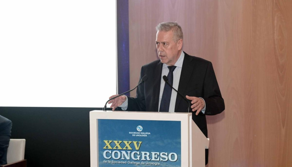 El conselleiro de Sanidade, Antonio Gómez Caamaño, en la inauguración del XXXV Congreso de la Sociedad Gallega de Urología.
