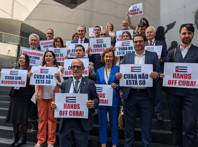 Ana Miranda (BNG) y otros parlamentarios denuncian la 