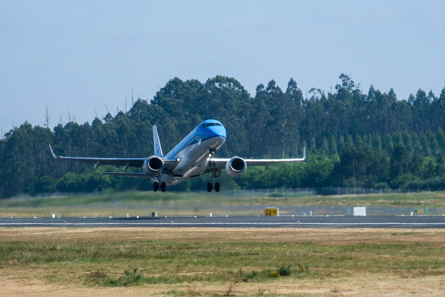 KLM inaugura su nueva ruta entre Santiago de Compostela y Ámsterdam