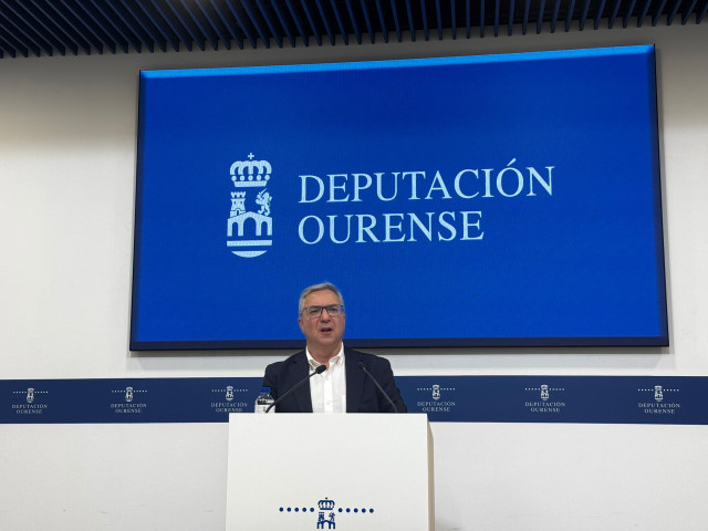 El presidente de la Diputación de Ourense, Luis Menor, da cuenta de los asuntos aprobados en junta de gobierno