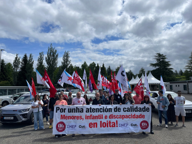Caravana reivindicativa para pedir mejoras laborales en educación 0-3, menores y discapacidad.