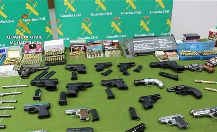 ​Un detido en Galicia como parte dunha organización criminal de venda de armas