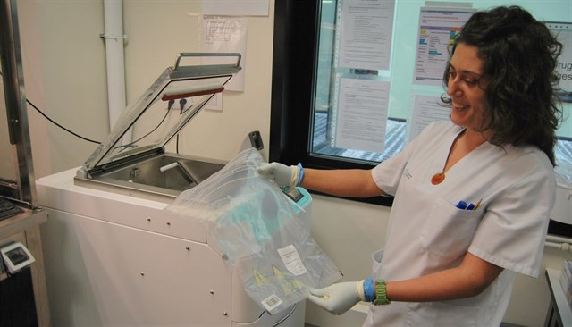 O Cunqueiro cambia o formol polo envasado ao baleiro das mostras