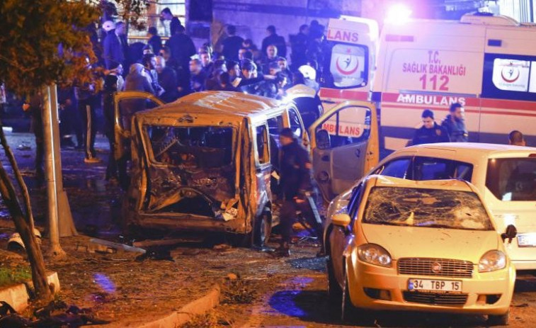 ​Un atentado con coche bomba deja al menos 29 muertos en Estambul