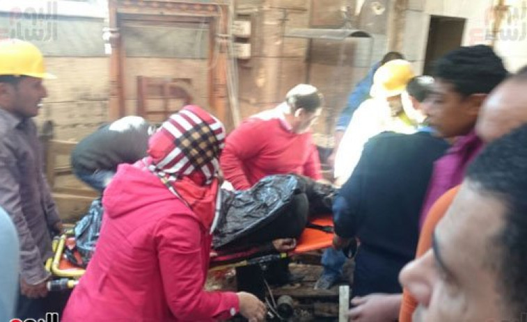 ​Al menos 25 muertos en un atentado contra la catedral copta del Cairo