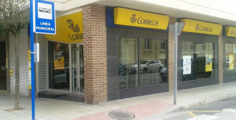 ​Correos, sancionada por facer contratos 'a dedo' na Coruña