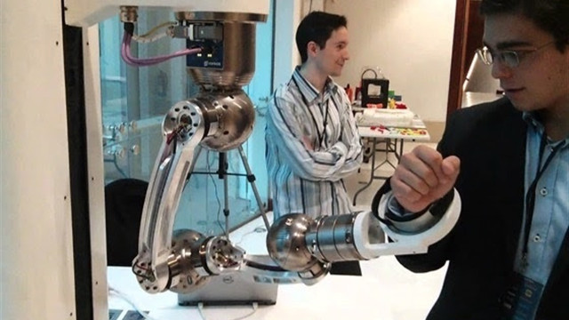 ​Un brazo robótico para mejorar la autonomía de pacientes con daño cerebral