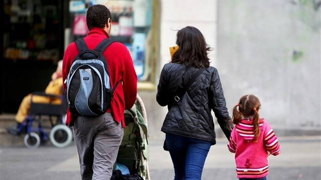 ​Os ingresos dos fogares galegos non chegan a 2.000 euros ao mes