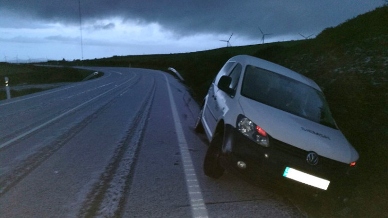 La operación de tráfico del puente llega con las primeras placas de hielo en las carreteras