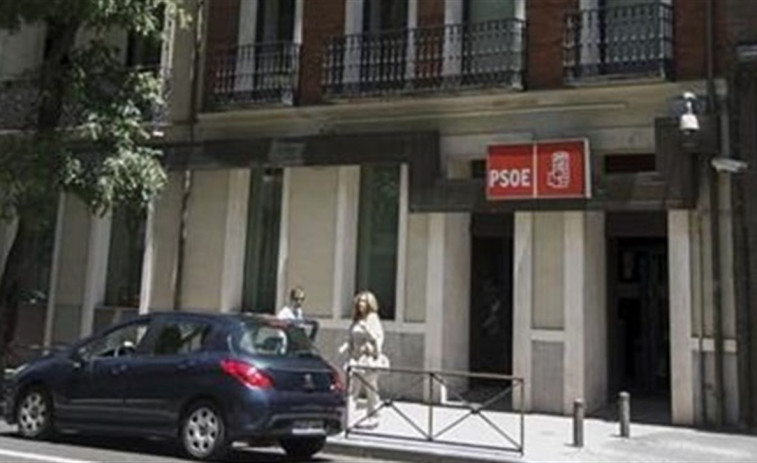 El PSOE emprende acciones contra los críticos que abrieron una sede paralela en Ferraz